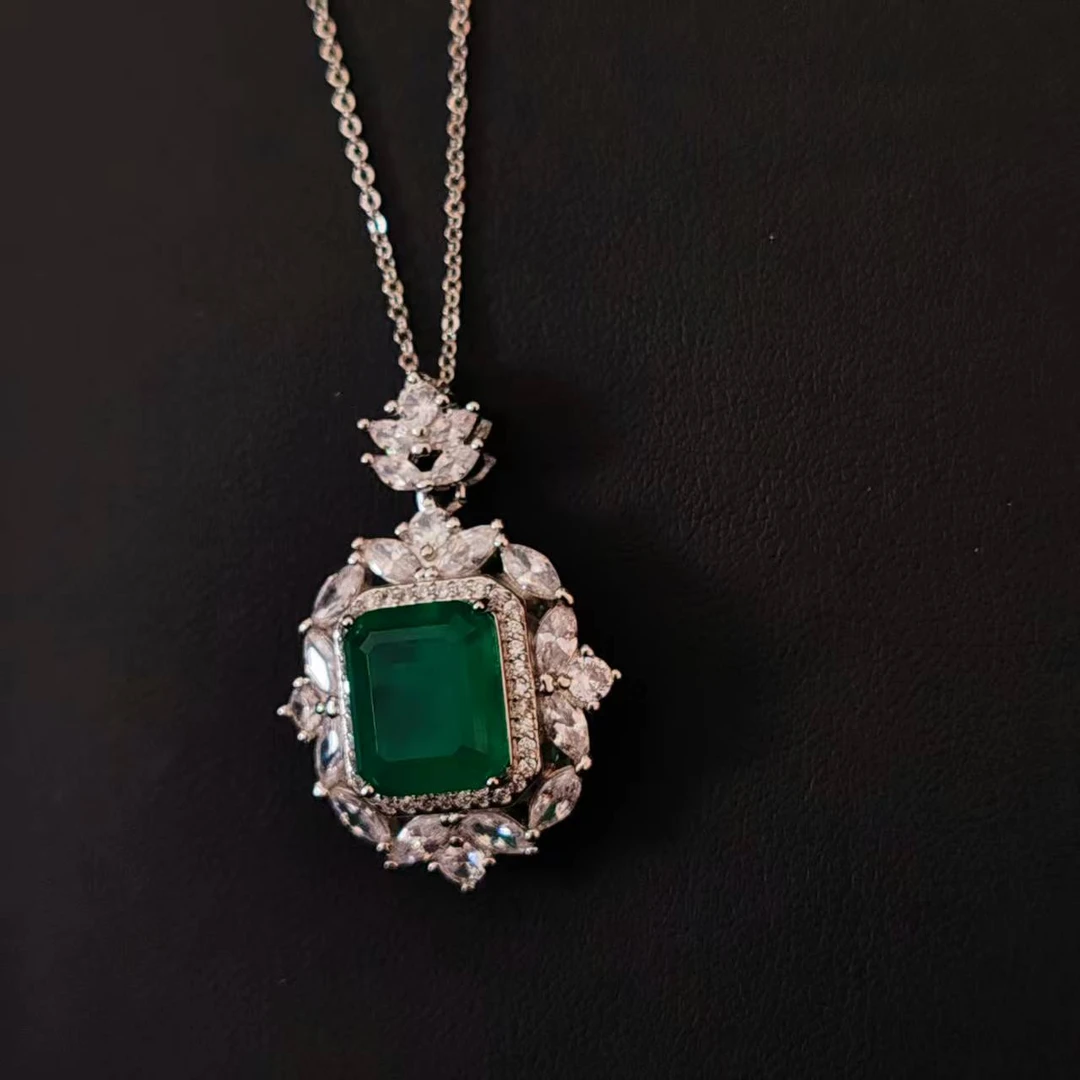 【南非定制】经典高级轻奢大气百搭吊坠  DM2122050