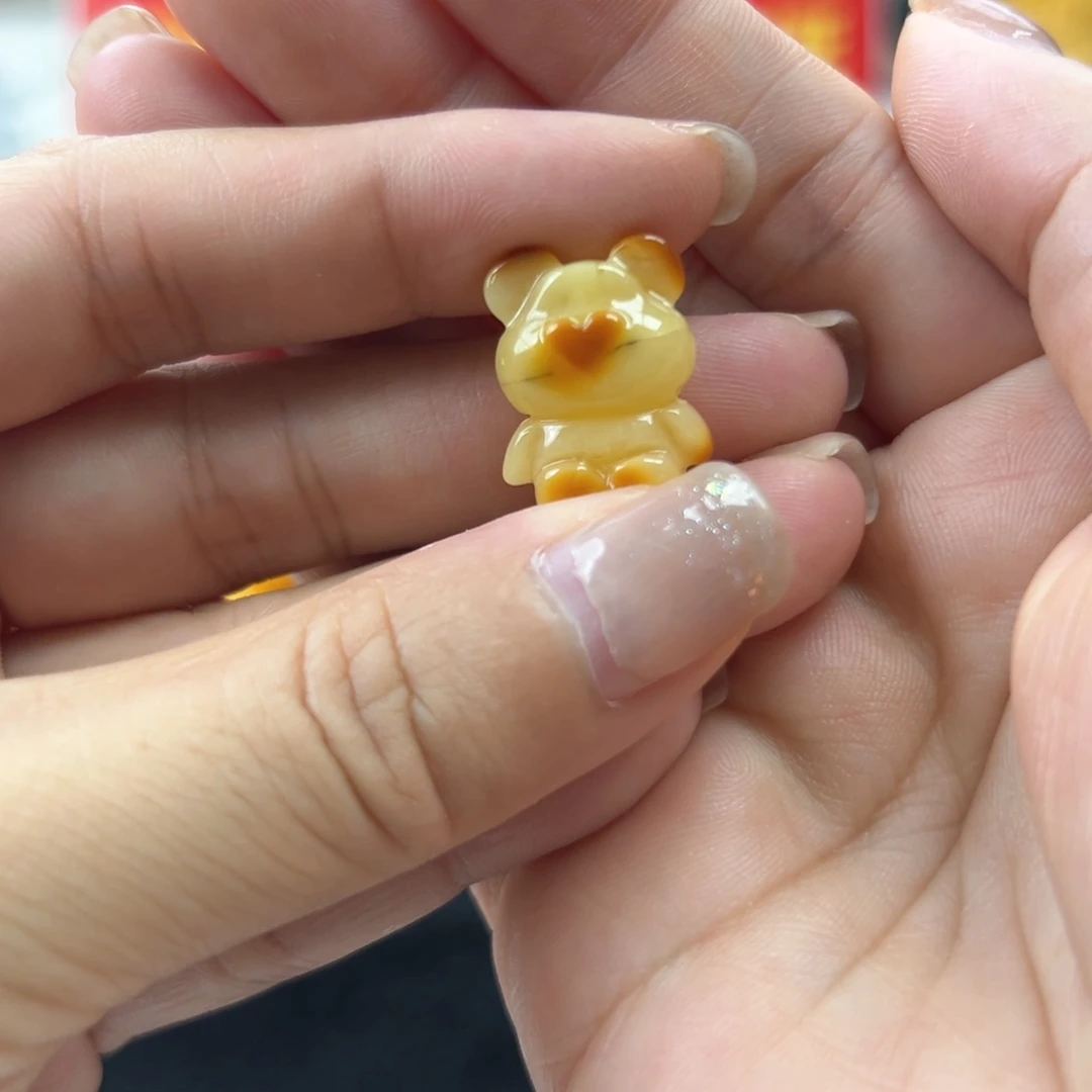 未镶嵌琥珀珠宝奇石