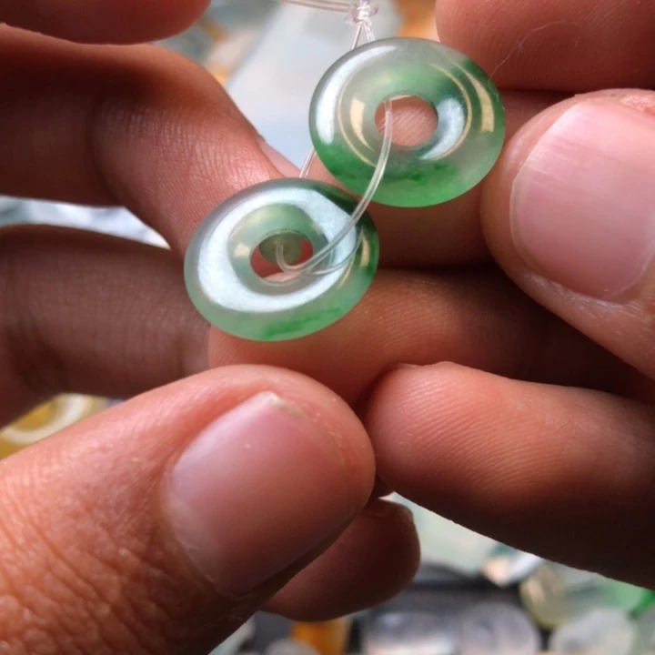 定制翡翠未镶嵌挂件