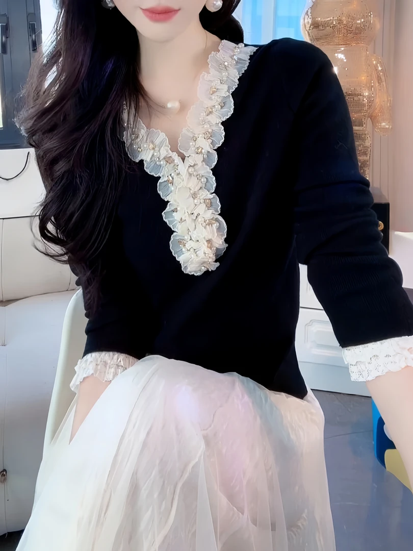法式木耳边钉珠V领针织衫女秋冬高级感蕾丝花边拼接长袖打底上衣