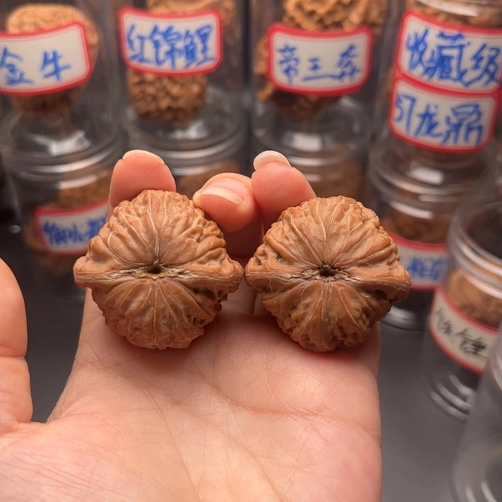 大****把件文玩核桃38全品三角铁锤