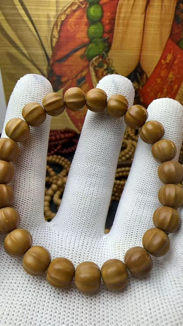 【瑶光文玩】猴头核桃雕刻微微瑕手串鲨鱼背