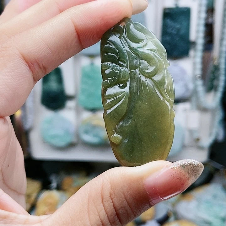 翡翠未镶嵌颈饰翡翠