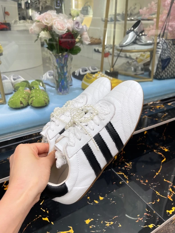 实体鞋店进口牛皮经典款德训105B