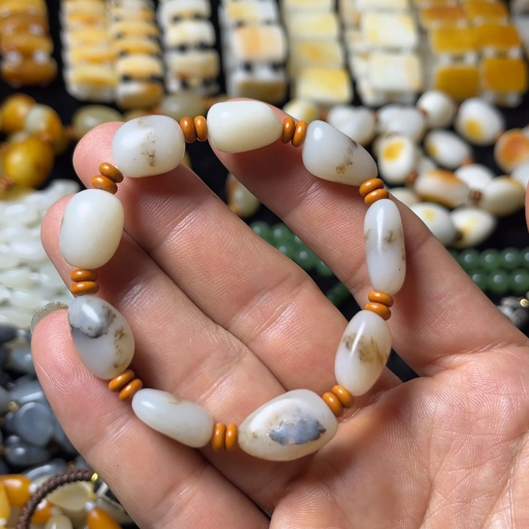 和田玉（糖玉）未镶嵌珠宝奇石