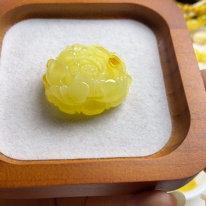 蜜蜡裸石未镶嵌海*瑕疵，11.6g