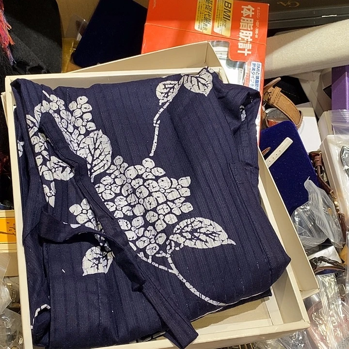 啊***吧中古香水沐浴露持久留香