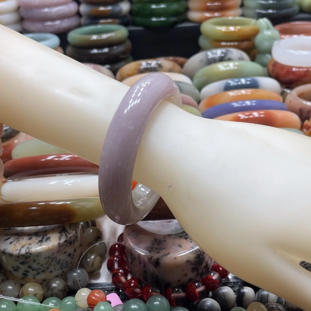 石英岩玉未镶嵌手镯