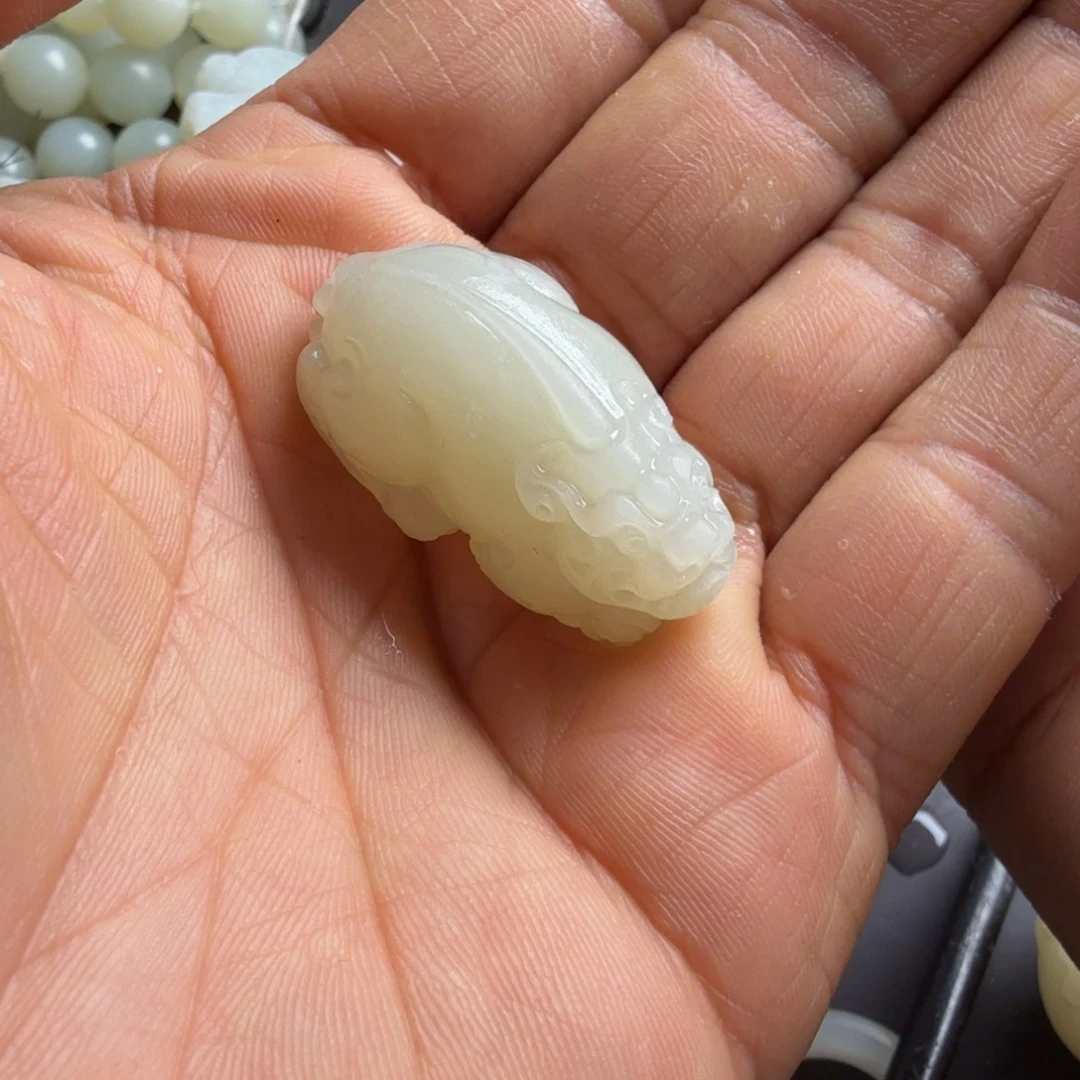 和田玉颈饰未镶嵌鸳*茶