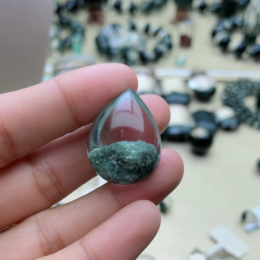 水晶颈饰未镶嵌月***?绿幽灵水滴打孔定制不退换