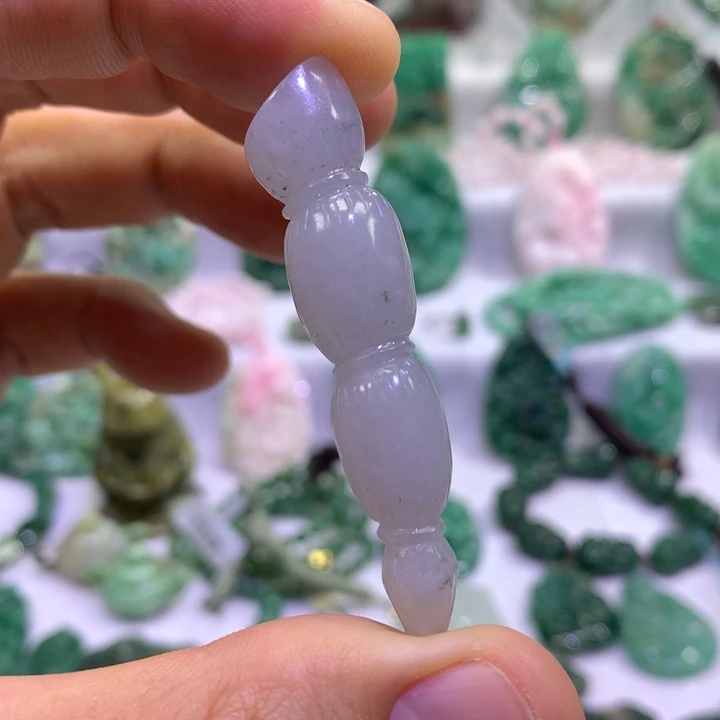 独山玉未镶嵌颈饰