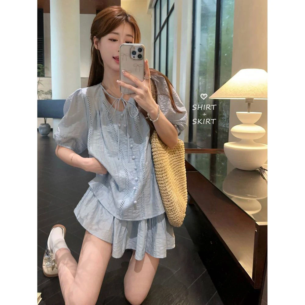 温柔风镂空V领系带短袖衬衫女夏季新款蓝色高腰半身裙时尚套装潮