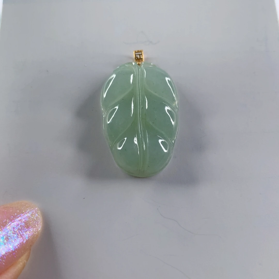 翡翠未镶嵌颈饰叶子