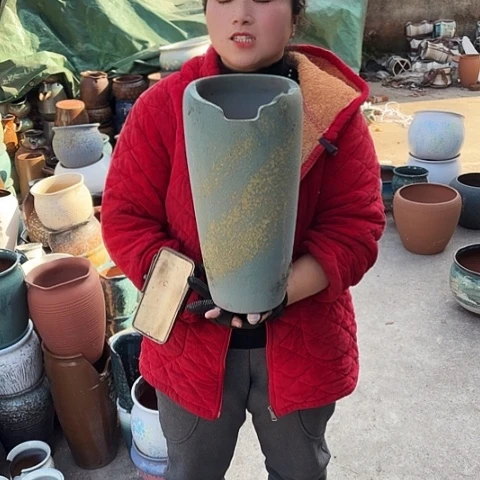 口16高38瑕疵盆子。