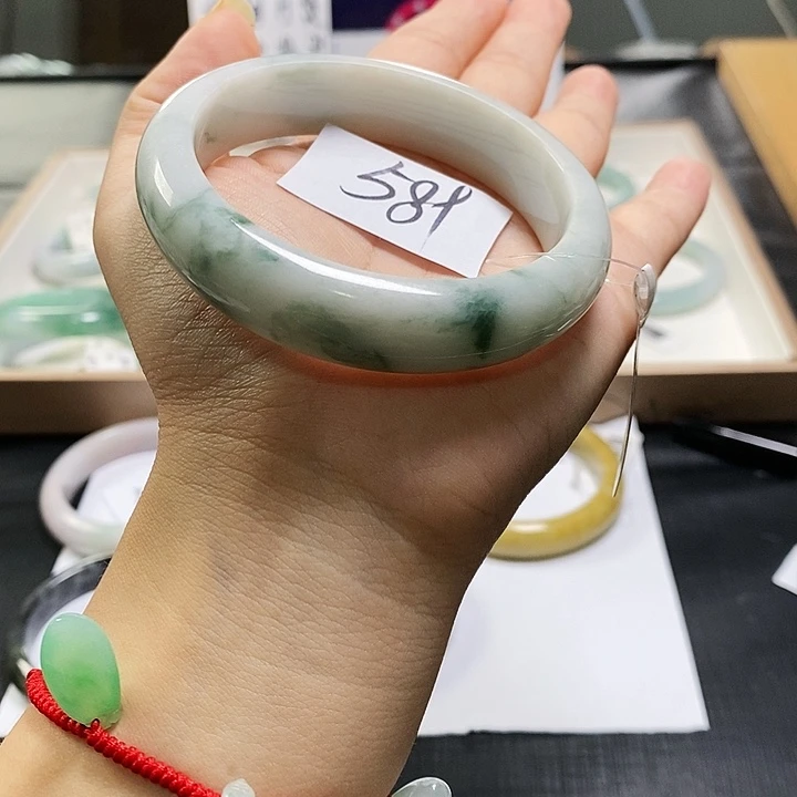 【闪购商品】未镶嵌手镯翡翠