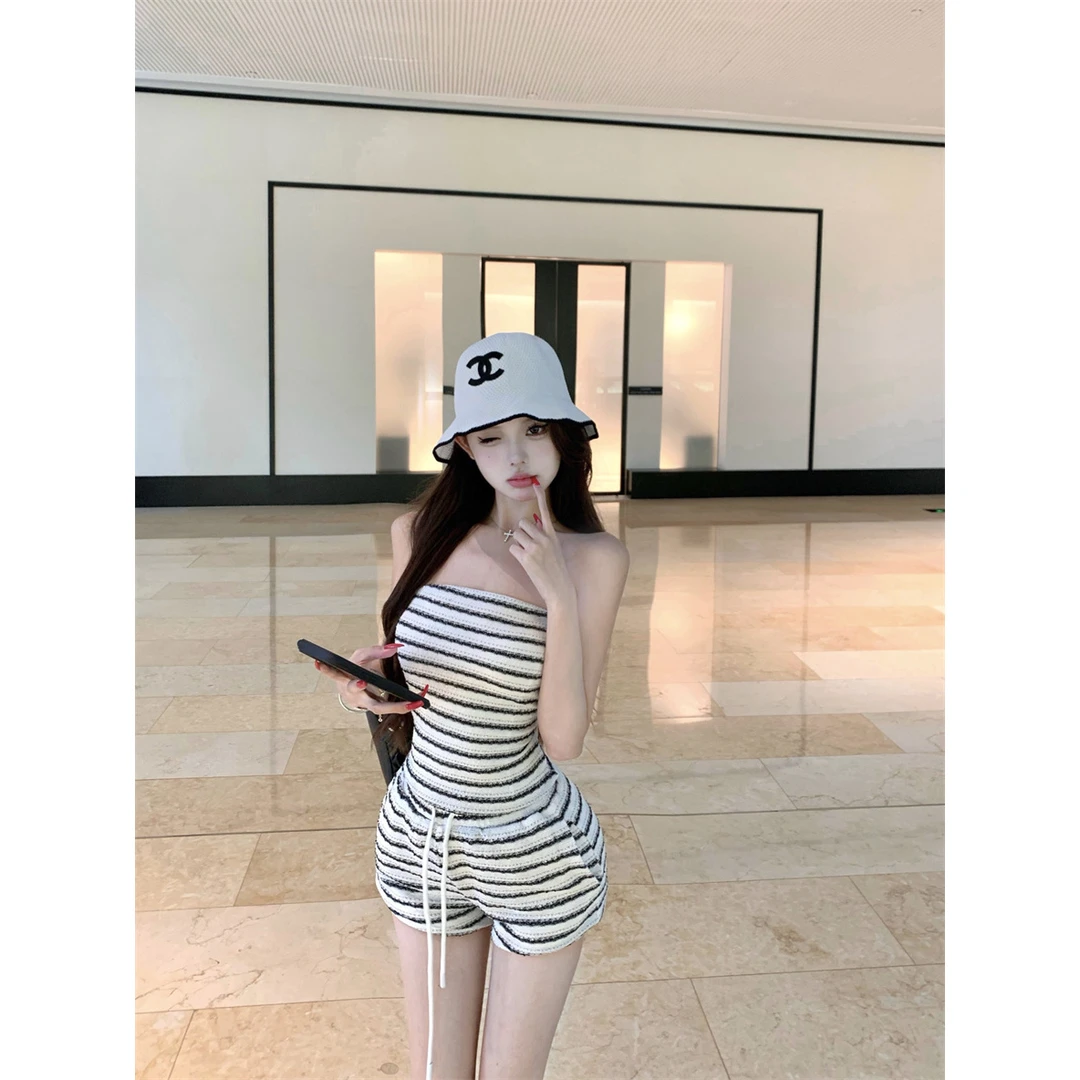 撞色条纹辣妹无袖抹胸背心上衣女夏季休闲套装高腰直筒短裤两件套
