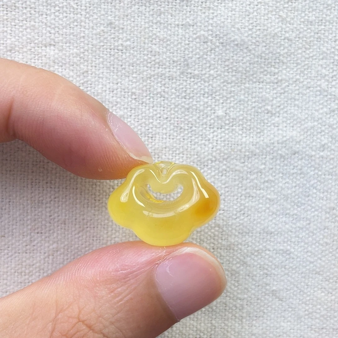 裸石琥珀未镶嵌如意锁