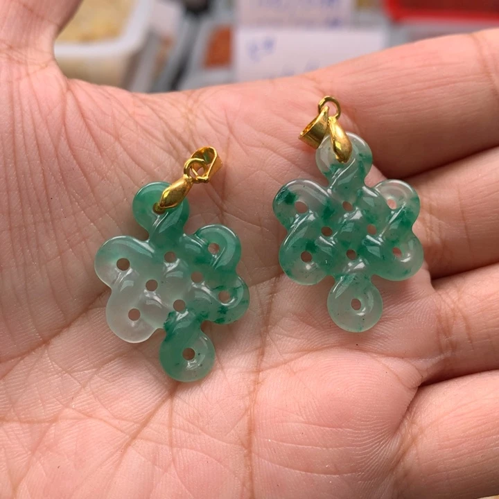 石英质玉未镶嵌颈饰福利一对