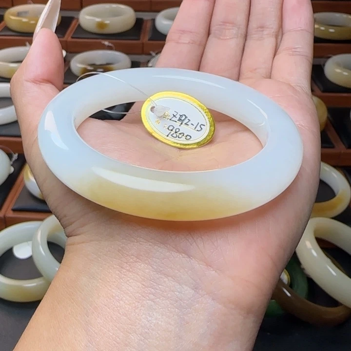 和田玉未镶嵌手镯浅金糖脂白54.3