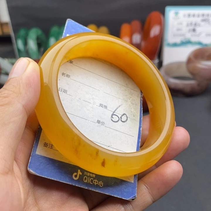 未镶嵌手镯石英质玉