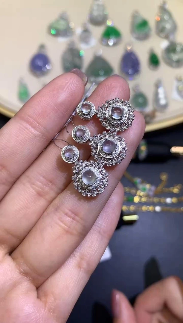 【冰雪女王】翡翠吊坠-18K金-多样性发其一XY01|CXQ21