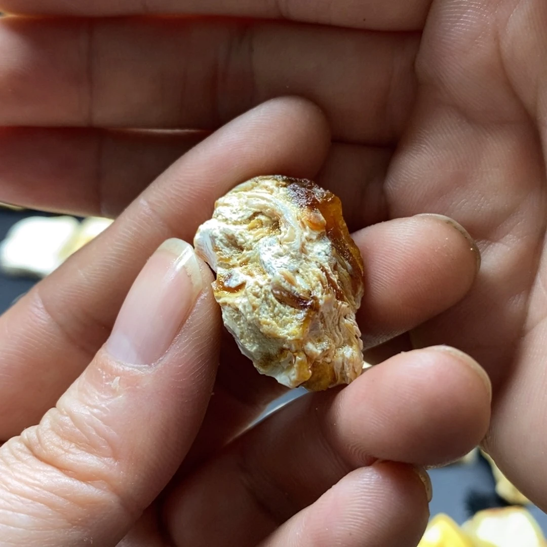定制琥珀未镶嵌李蜜蜡