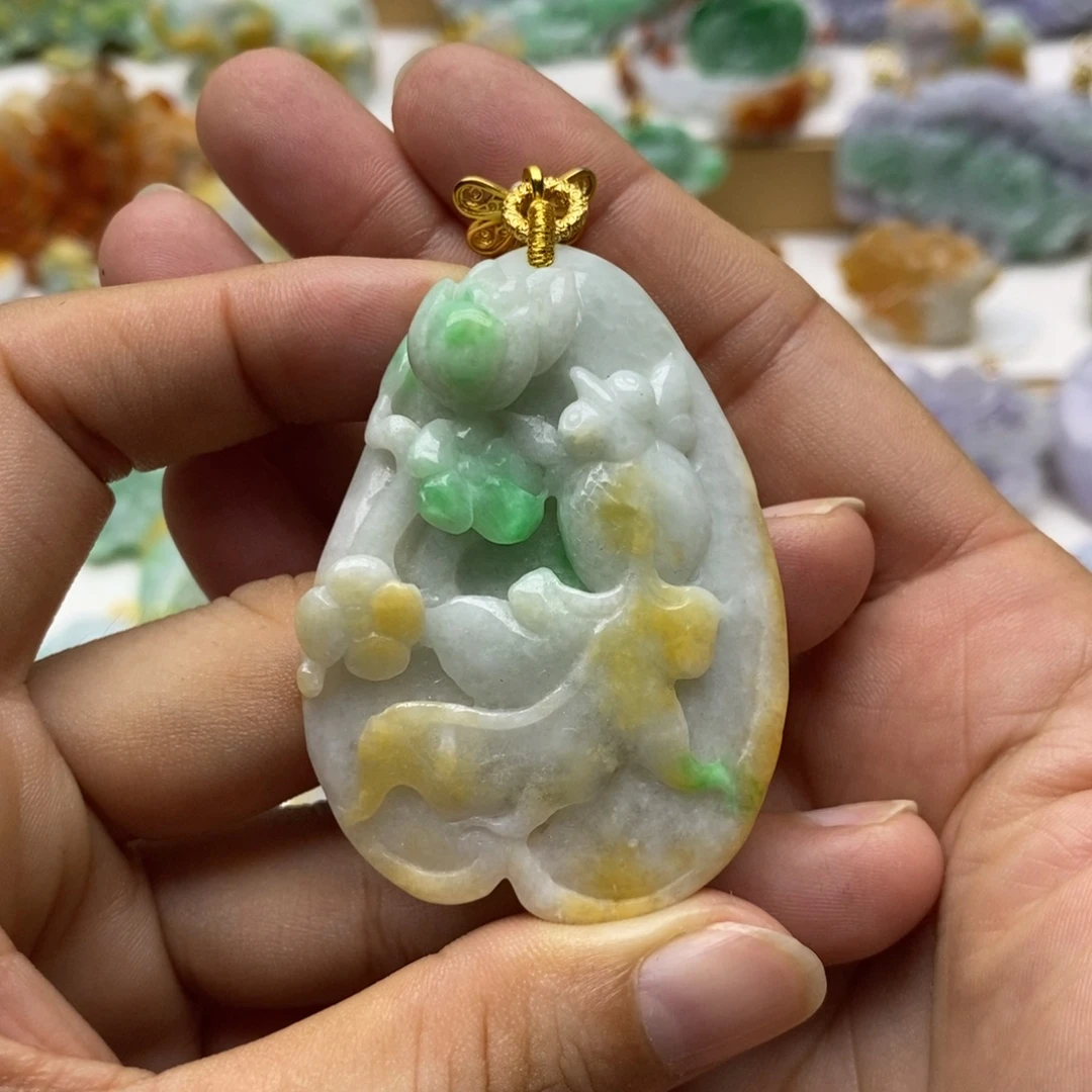 翡翠未镶嵌颈饰翡翠