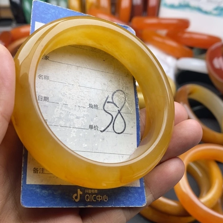 未镶嵌手镯石英质玉