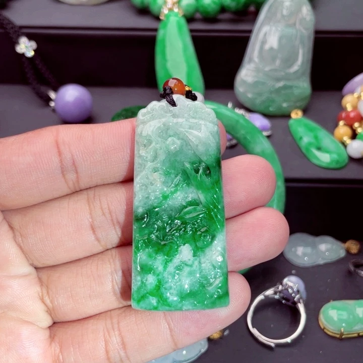 翡翠未镶嵌吊坠(不含链)