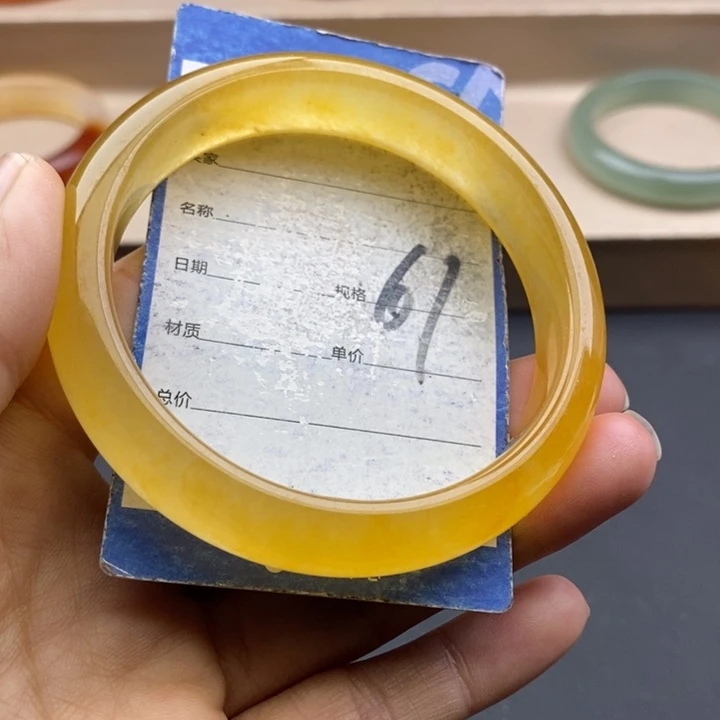 石英质玉未镶嵌手镯