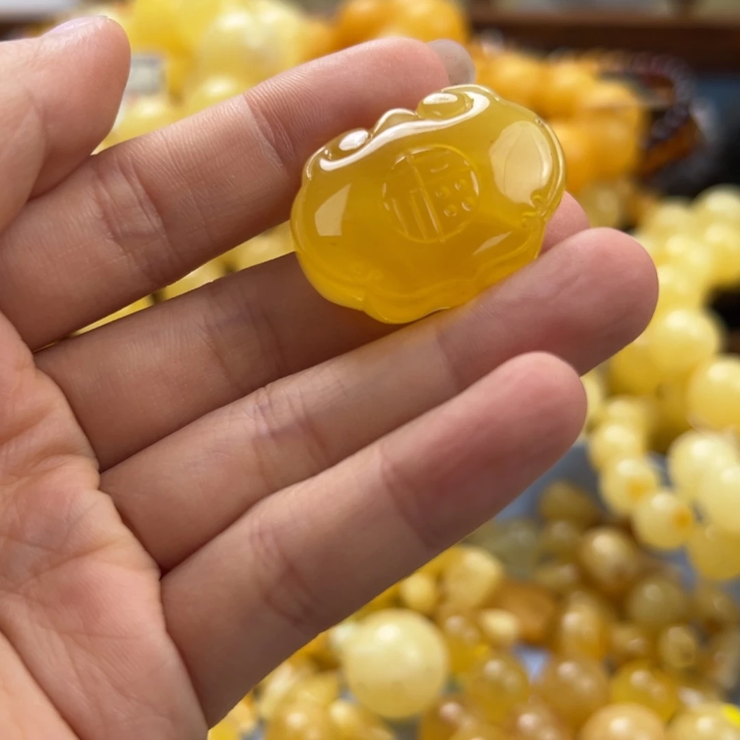 未镶嵌琥珀珠宝奇石