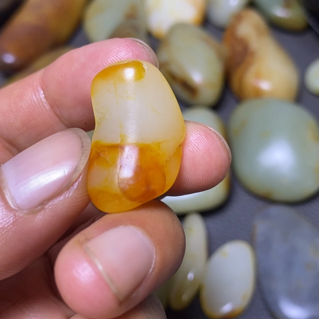 未镶嵌和田玉（糖玉）挂件