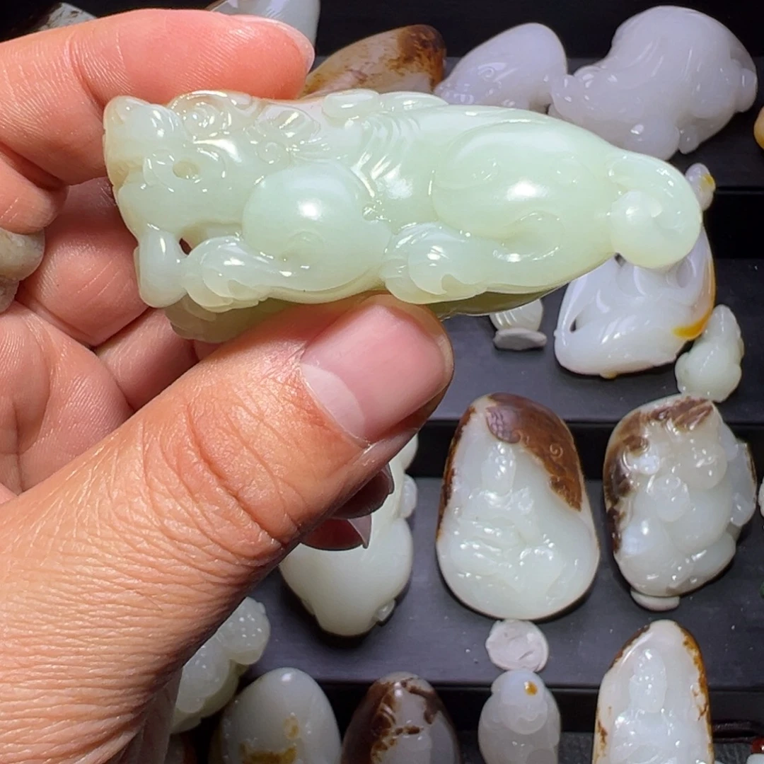 宝***哥和田玉未镶嵌挂件