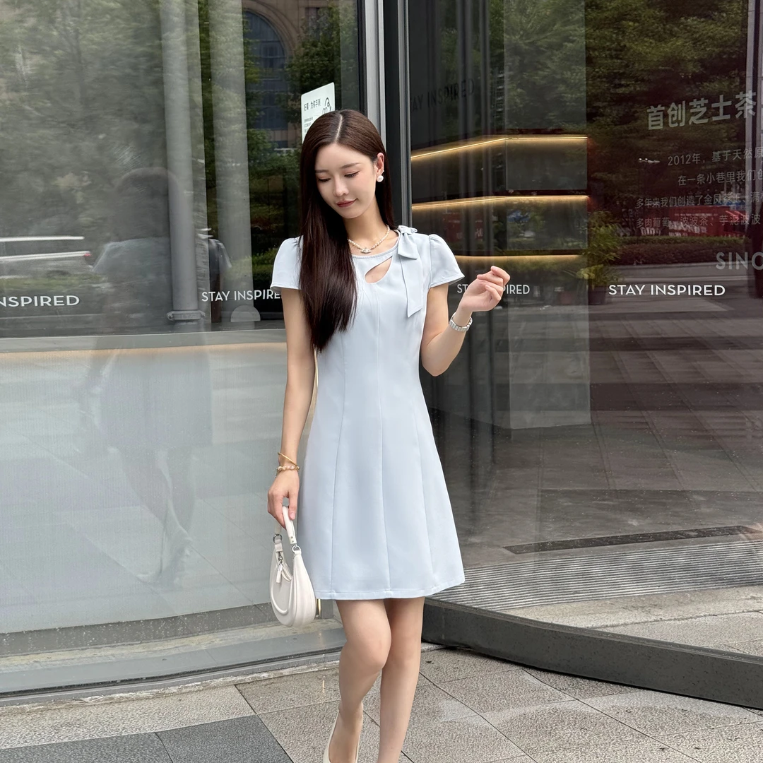 慧慧【南风花园】浅蓝色气质款连衣裙夏季新款高腰显瘦时尚洋气短裙