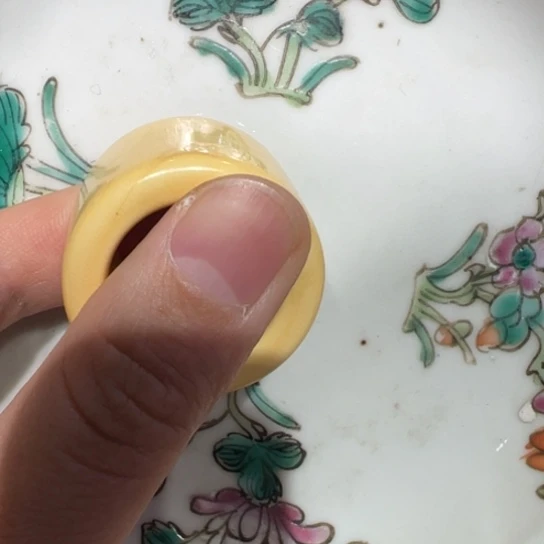 瓷片B****r瓷器。。。。。。。。。。。