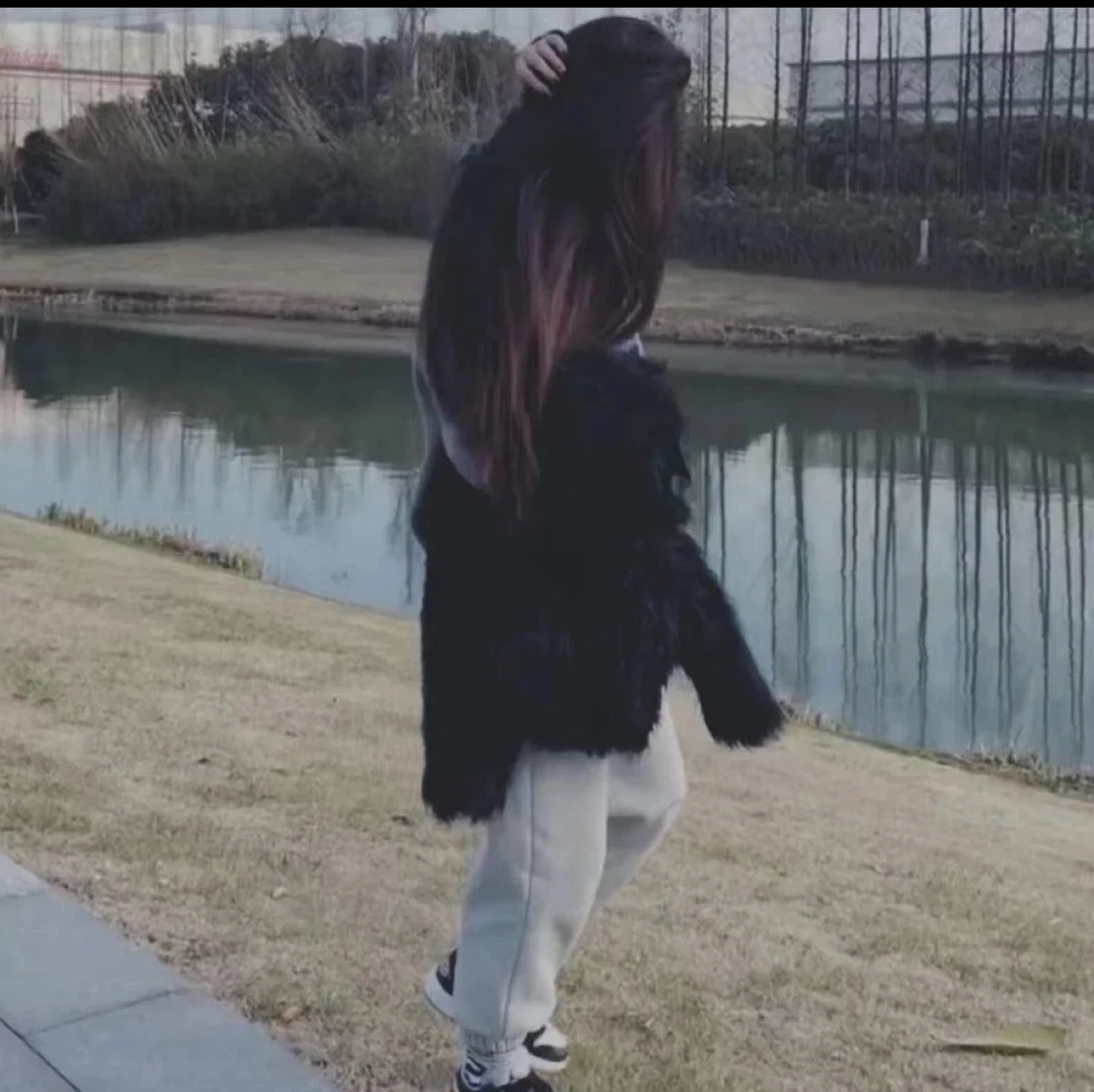 时装款休闲短款外套