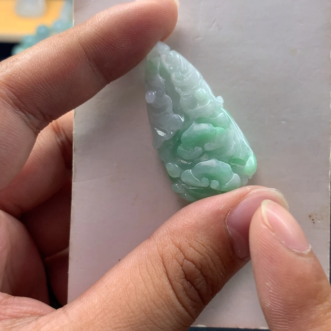 翡翠未镶嵌颈饰000