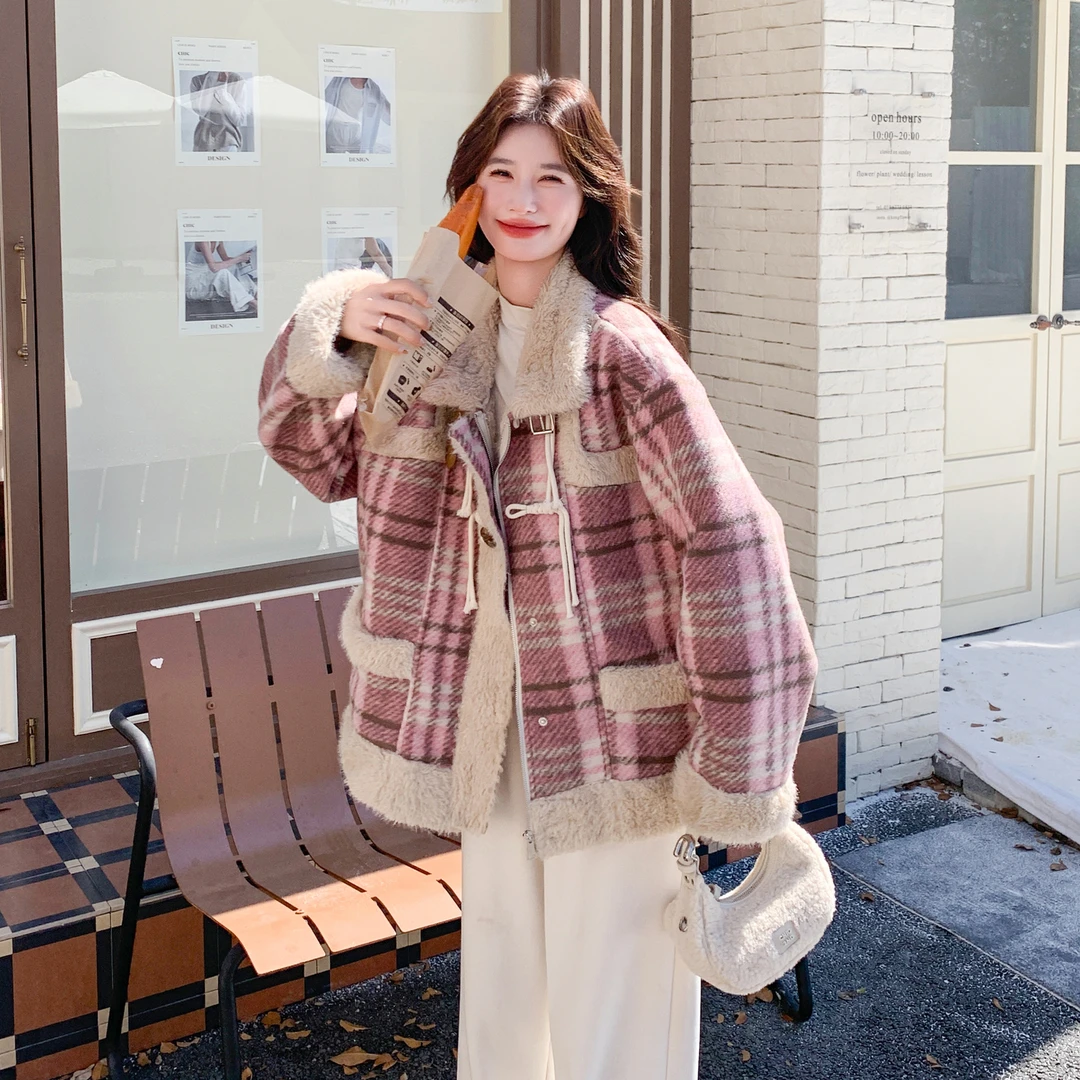 学院风粉色格纹拼接羊羔毛外套女冬2025新款盐系甜酷风加厚短棉服