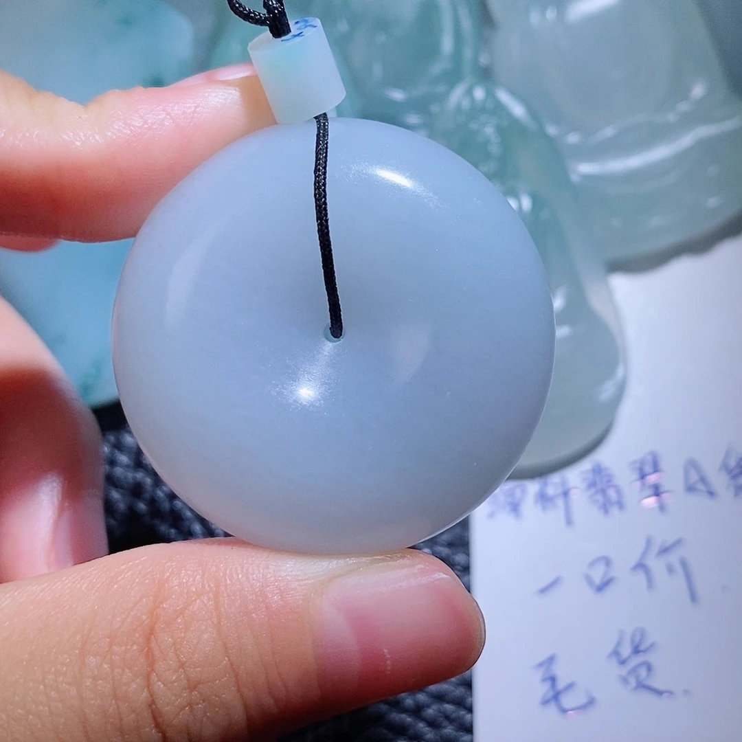 未镶嵌定制翡翠毛货付款后确认抛光