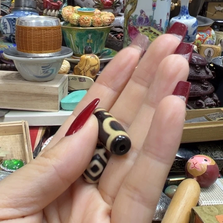 塑料中古美术工艺品