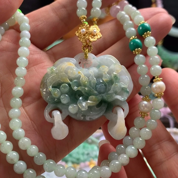 翡翠未镶嵌颈饰吊坠