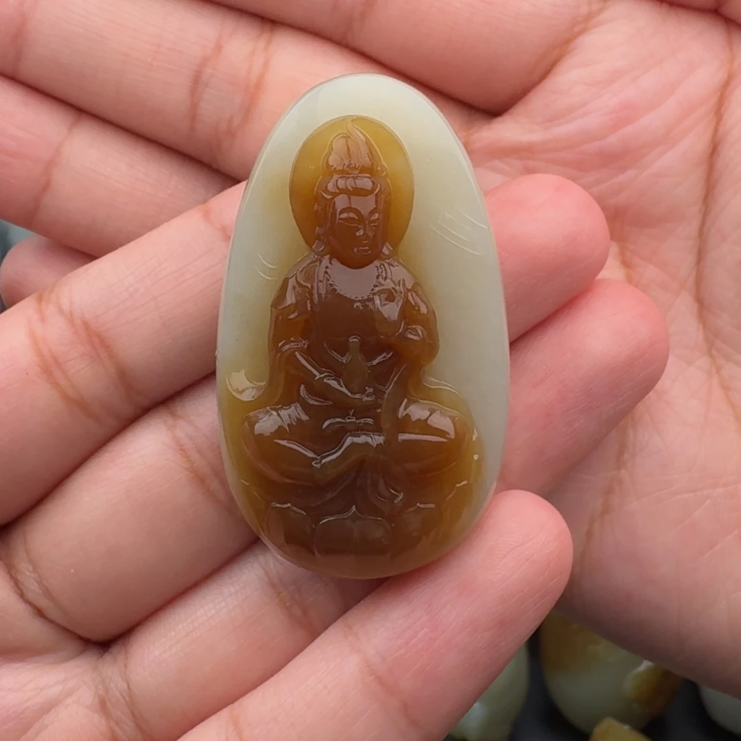 S***e和田玉未镶嵌颈饰