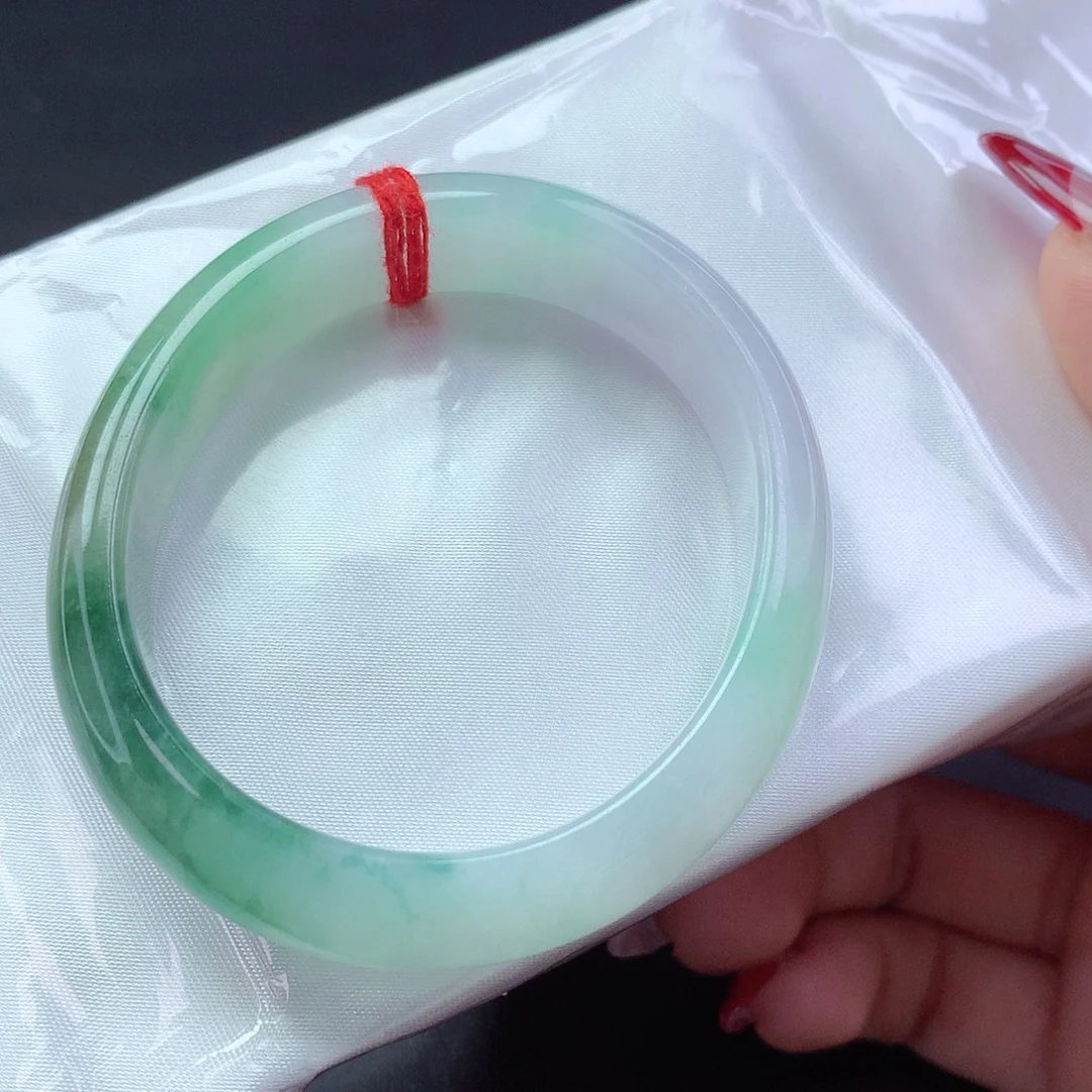 【闪购商品】翡翠手镯未镶嵌贵妃a 101653