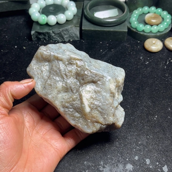 和田玉（糖玉）未镶嵌珠宝奇石