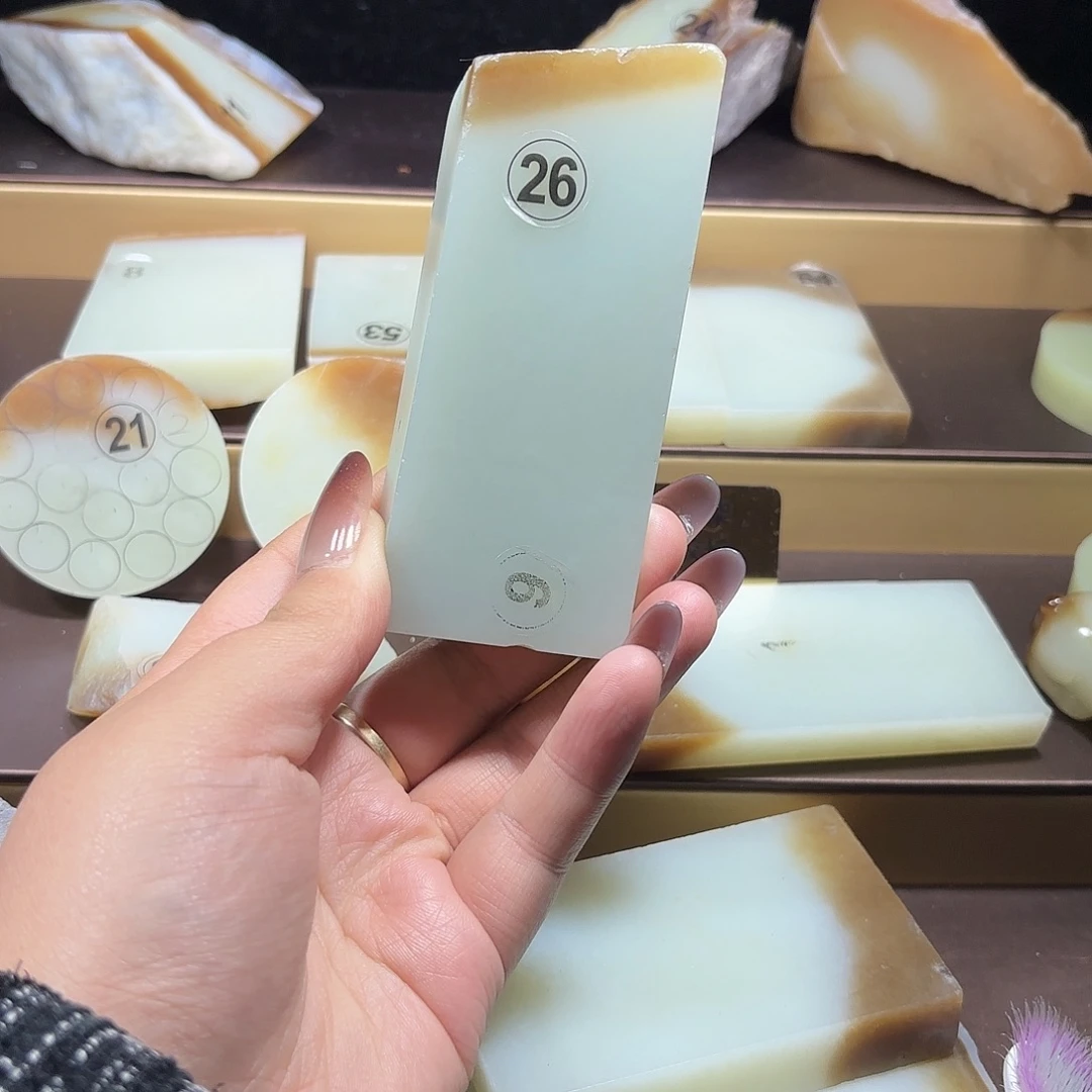 和田玉（糖玉）未镶嵌挂件