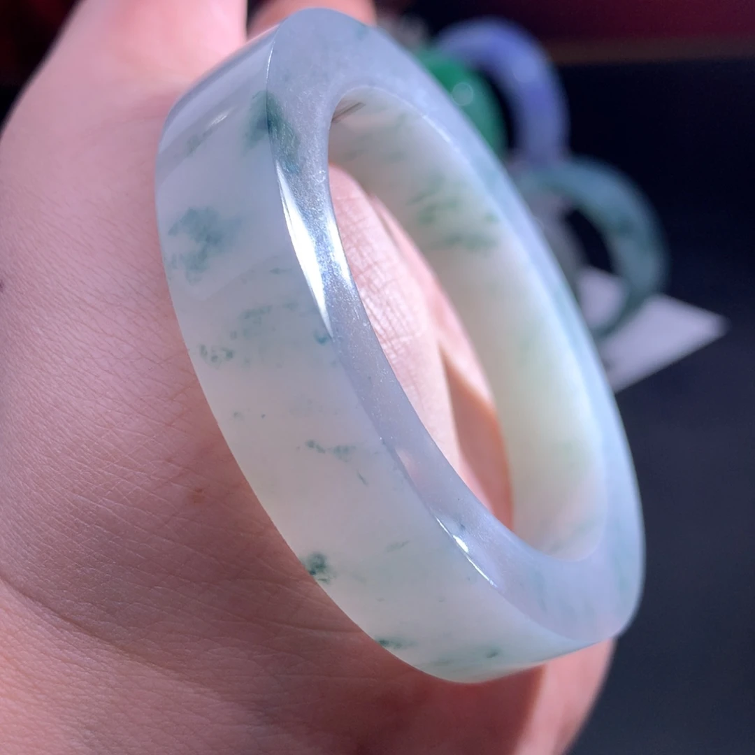 定制翡翠未镶嵌翡翠手镯