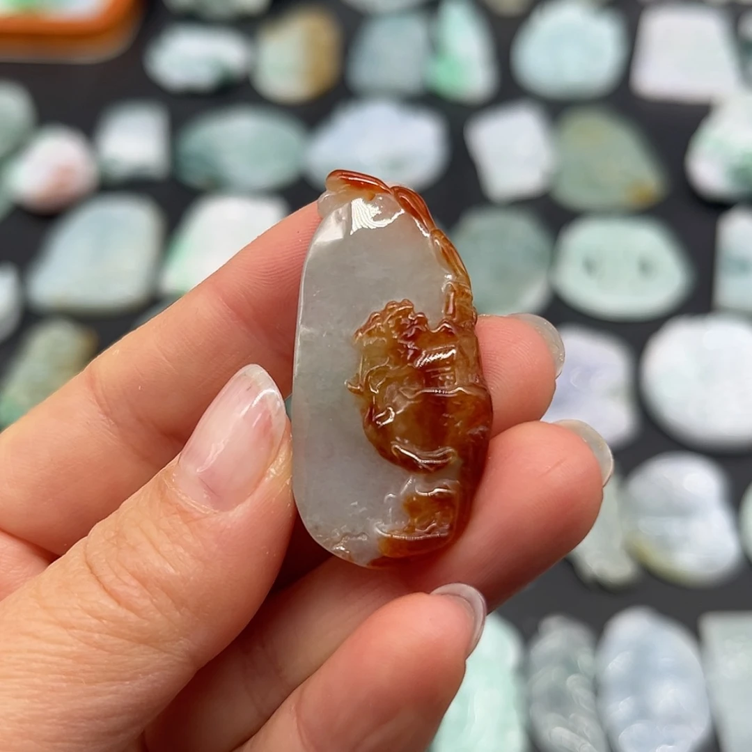 【闪购商品】翡翠颈饰未镶嵌山水