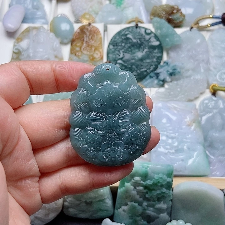 翡翠未镶嵌颈饰翡翠