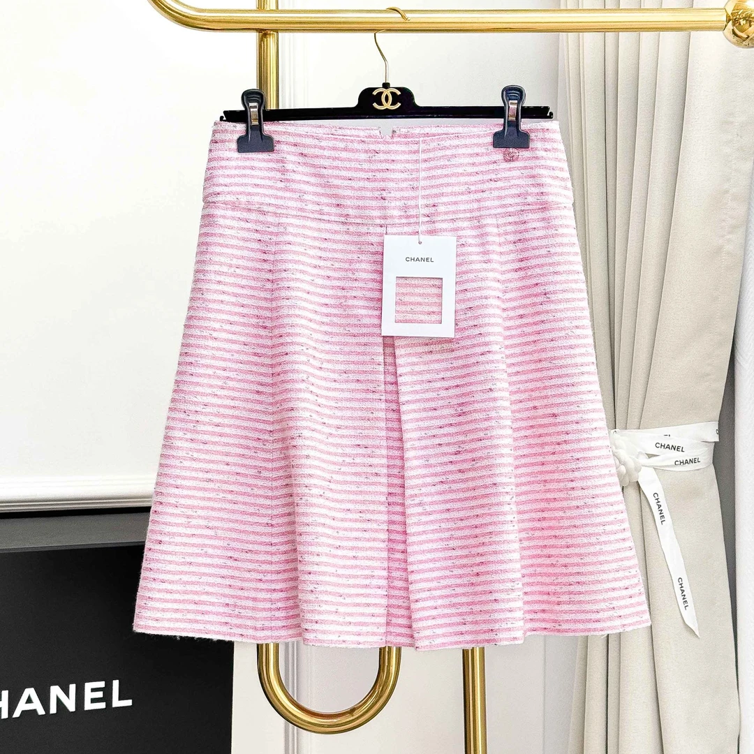 99新 Chanel/香奈儿 38码24C粉白条纹钻扣编织半身裙