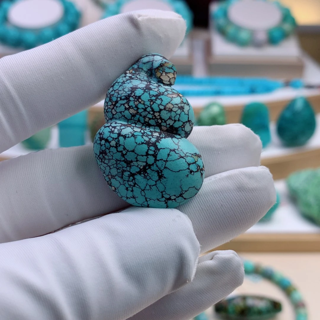 未镶嵌绿松石颈饰